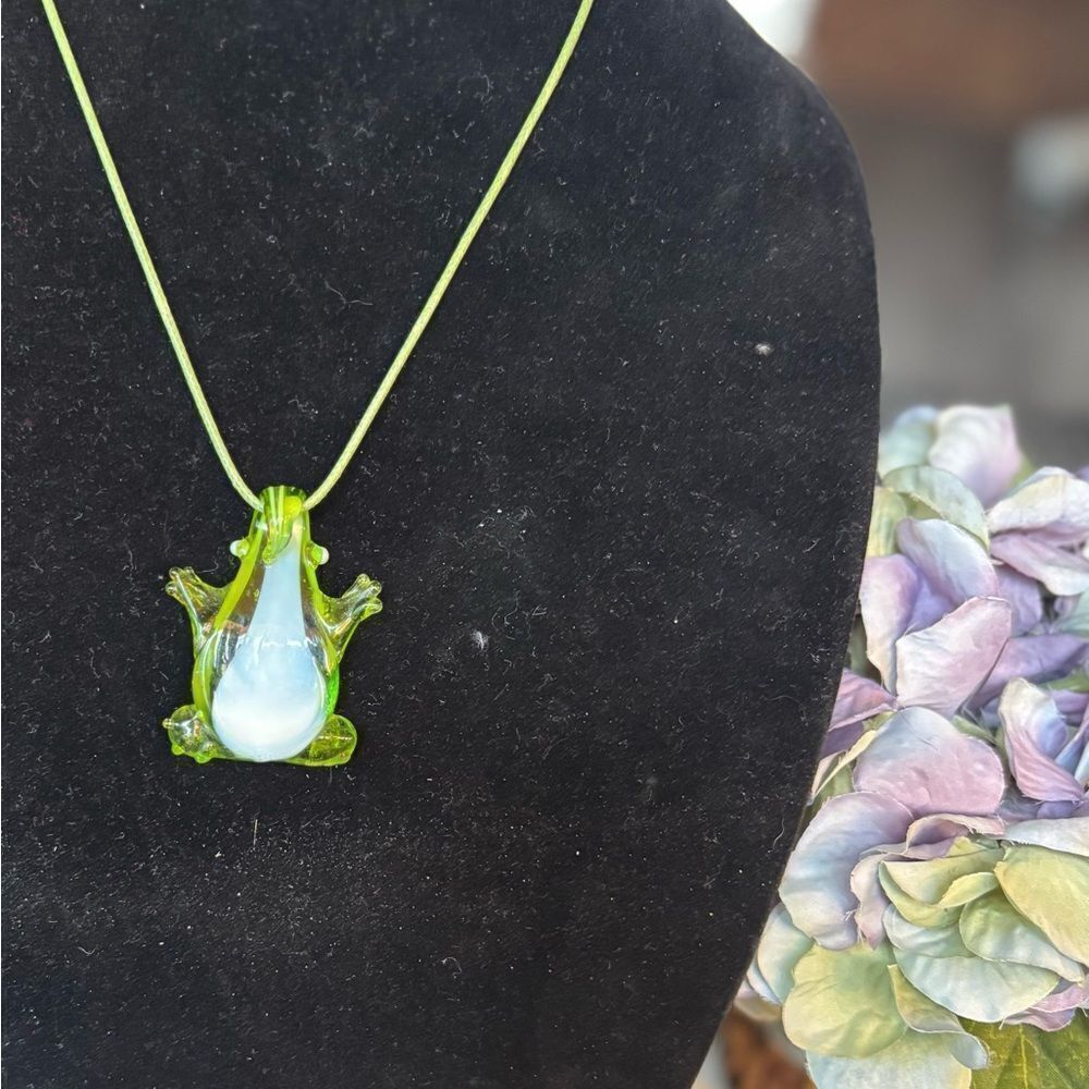 NEW! 18” Vintage Handmade Glass Frog Necklace Lobster Clasp & Extension NWT - Picture 4 of 5